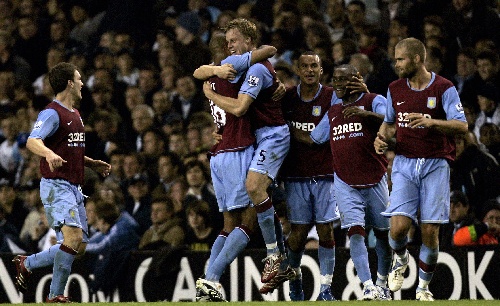 弗兰克：范德芬进球前我心想他要去哪，在场边喊让他快传球