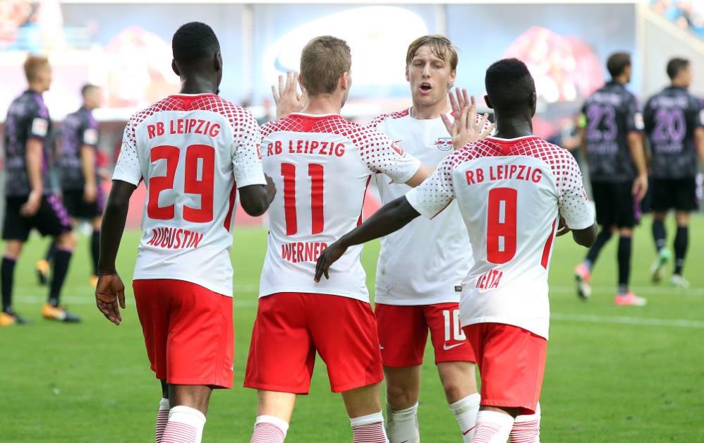 30岁以上球员身价榜：凯恩依旧榜首，基米希，B费紧随其后（30+球员身价排行：凯恩仍居第一，基米希与B费紧追其后）