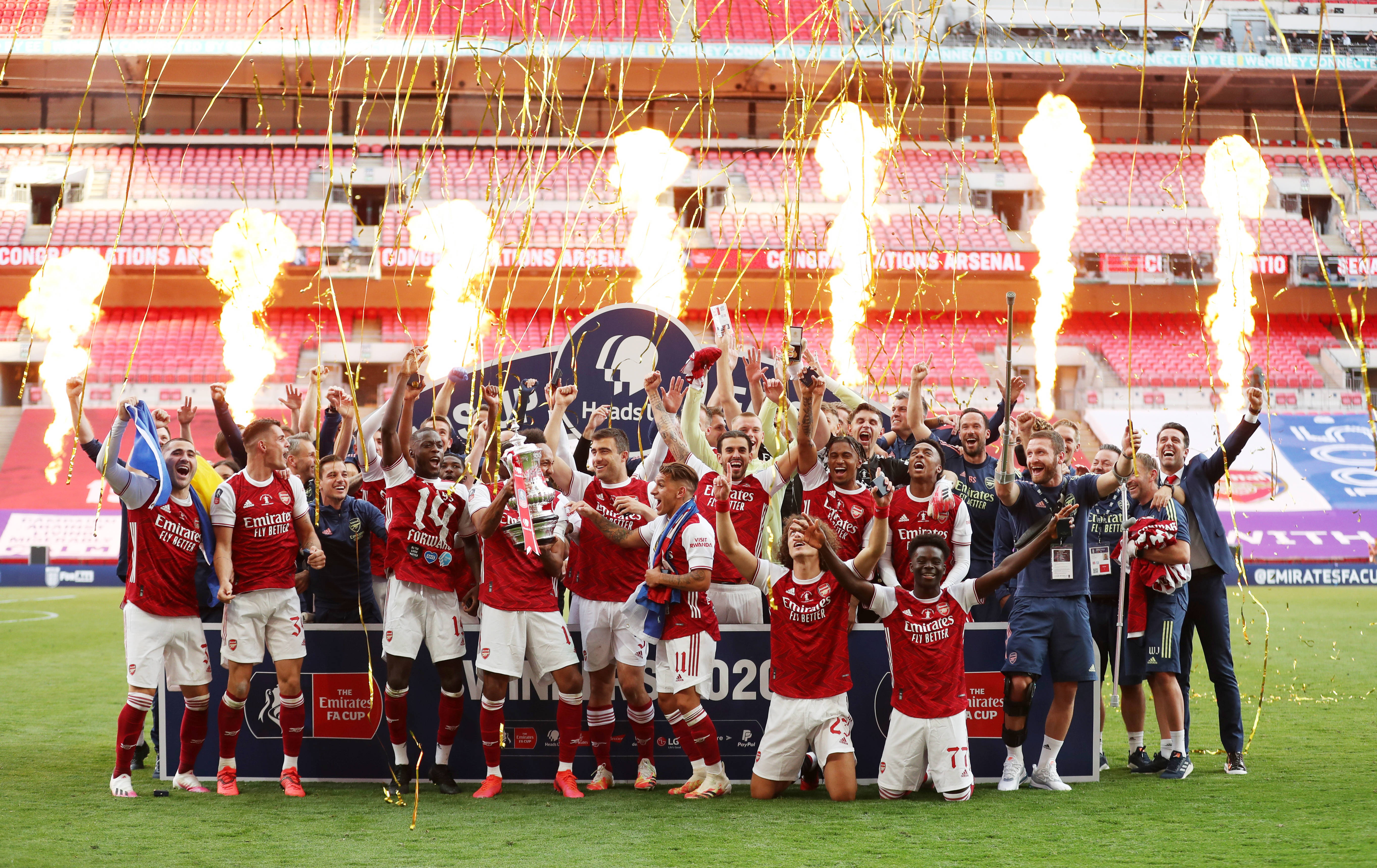 埃弗顿官方：恩迪亚耶和盖耶15日前往国家队，可以出战切尔西（埃弗顿官方消息：恩迪亚耶与盖耶15日赴国家队报到，仍可出战切尔西）