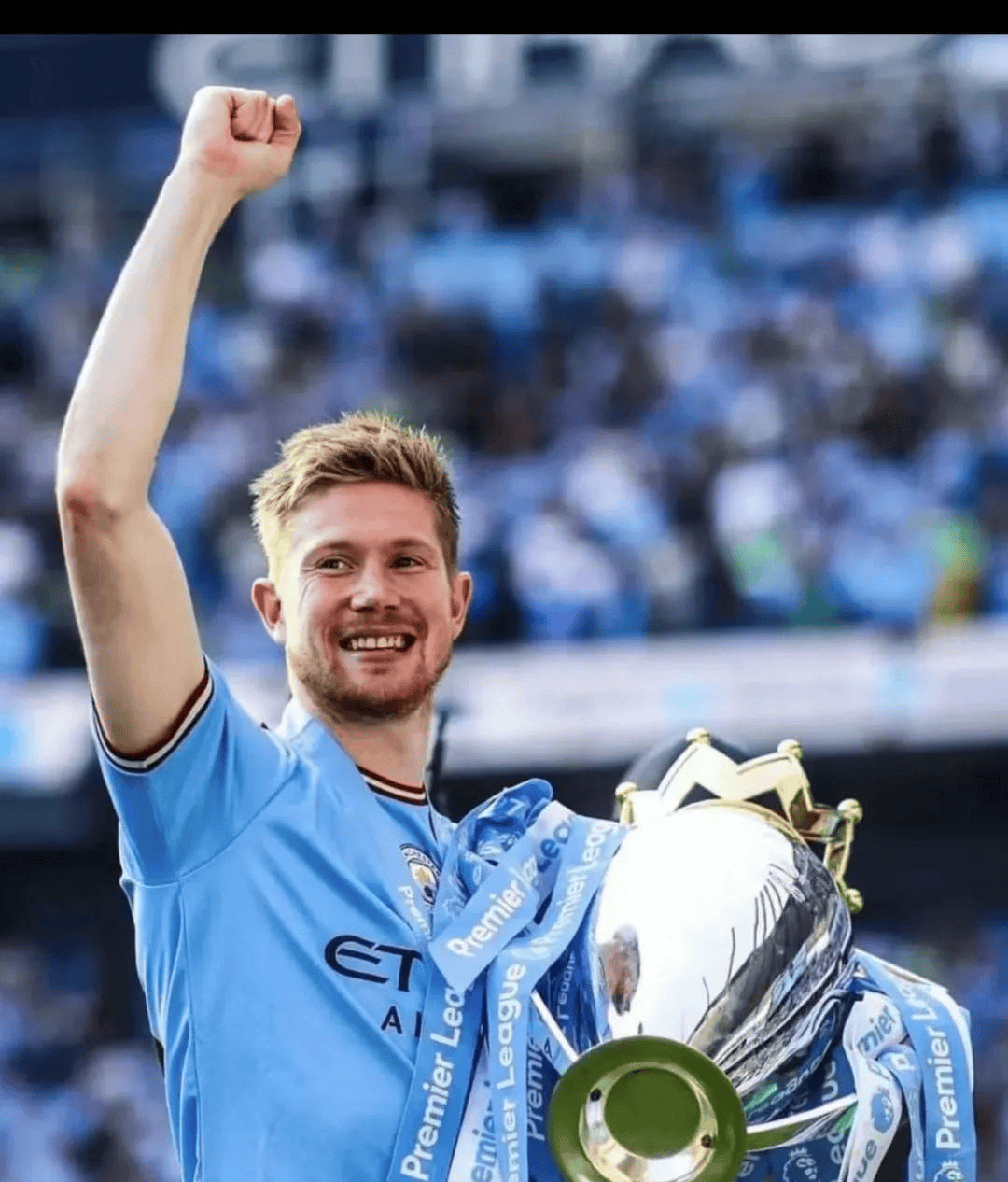 喀麦隆体育部长与足协主席埃托奥决裂，前者指责后者操纵选举