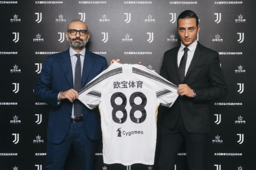 足球国足助教透露球队新目标：冲击小组第一