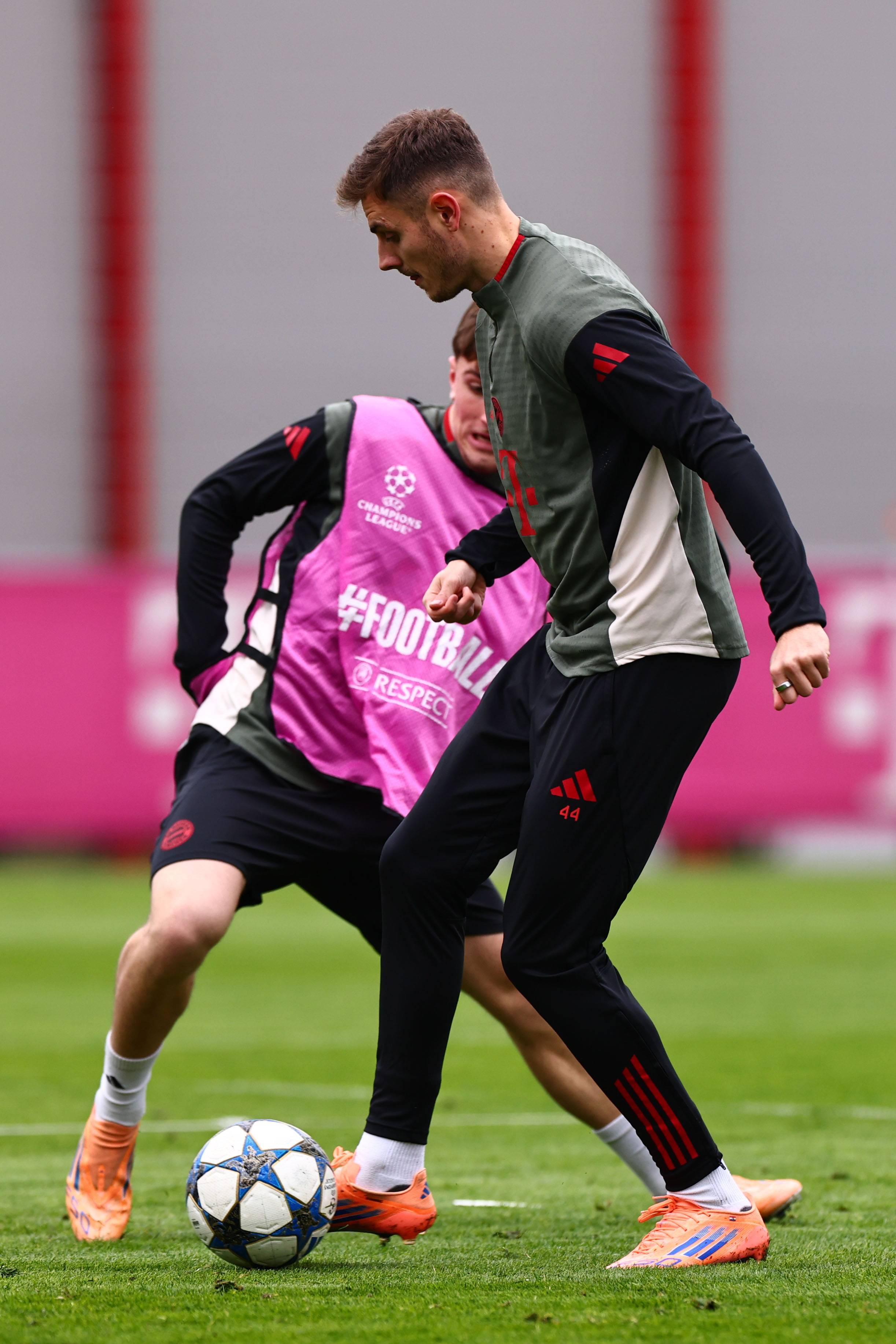 法比奥激情喊话：如果把场地吃了能赢，那我们就把场地吃了