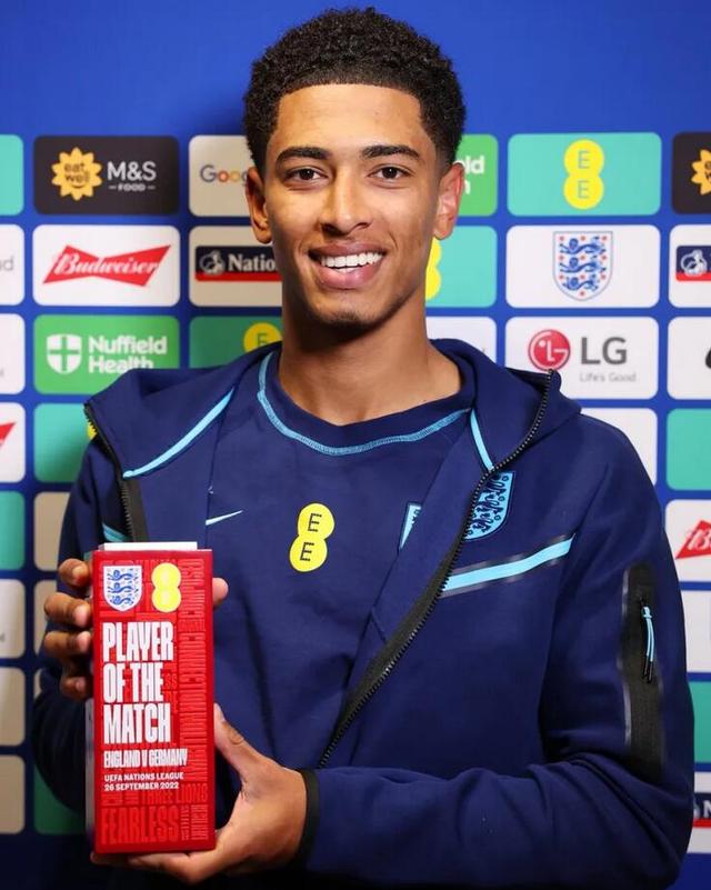 申花出征亚冠：六外援携手出战广岛，斯卢茨基誓言全力以赴（申花远征亚冠：六外援齐上阵对垒广岛，斯卢茨基承诺全力以赴）