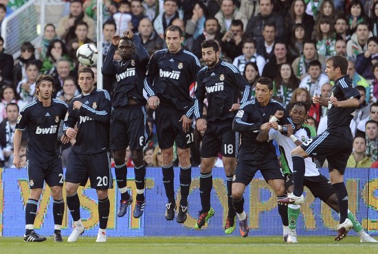 王哲林：新赛季首先要打好开局，希望常规赛有好的排名