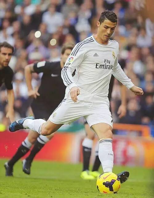 黄蜂官方：三球左脚踝酸痛，本场比赛不会回归