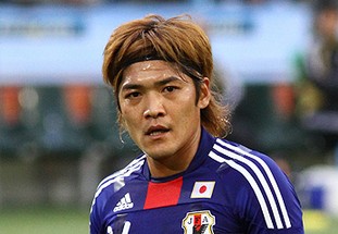 詹姆斯是本赛季场均失误低于2次的球员中，场均助攻数最高的