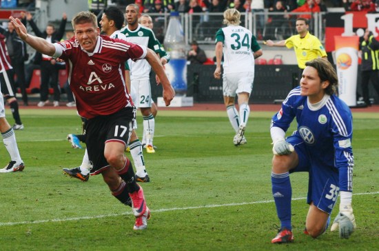 半场战报：国安2-0亚泰，塞尔吉尼奥破旧主，法比奥点射