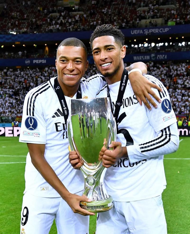 被偷家，意媒：巴斯托尼踢欧冠时家中进贼，丢失多块名牌手表