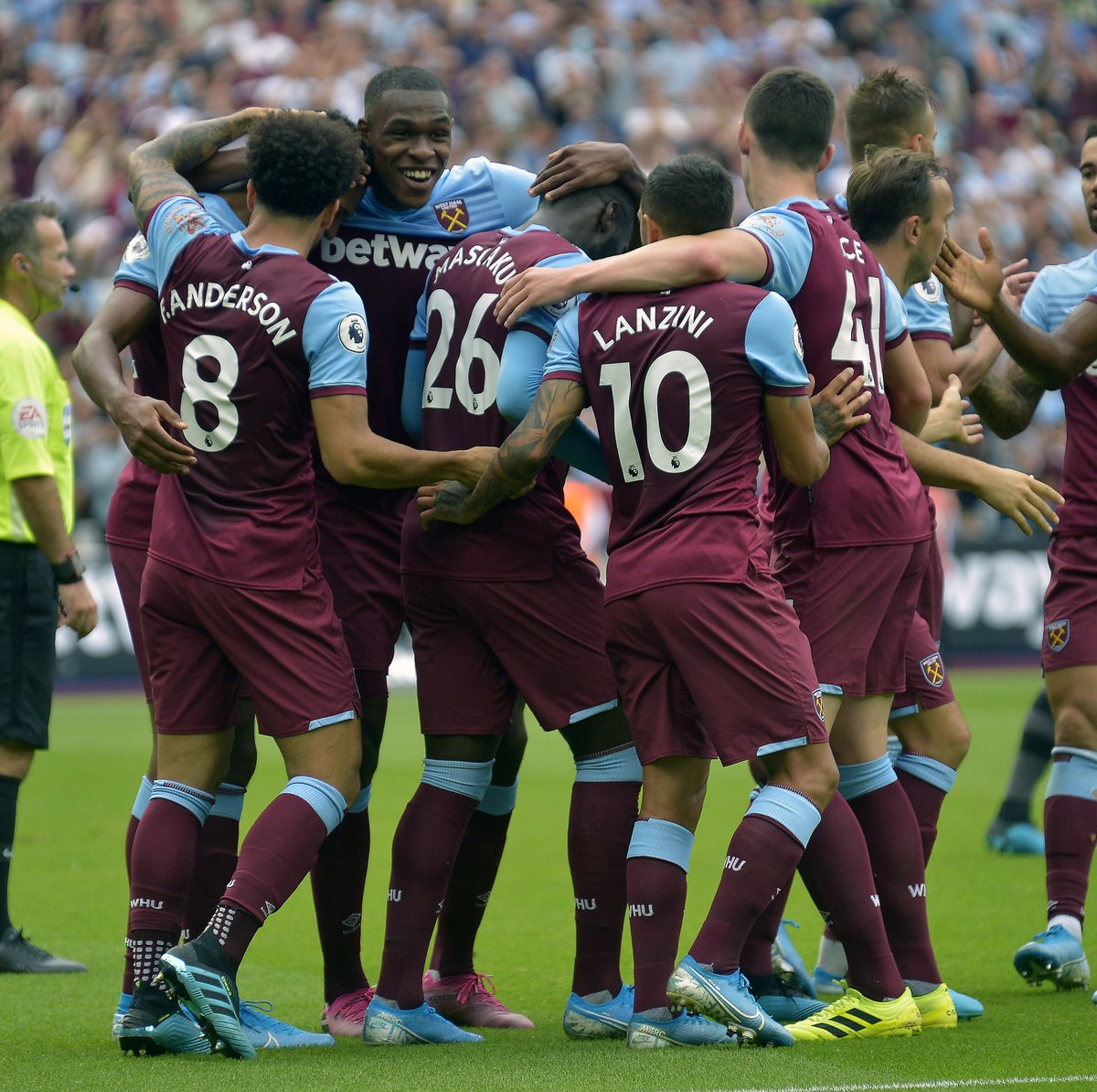 强势反弹！詹姆斯17中12轰下赛季新高29分，外加7板6助