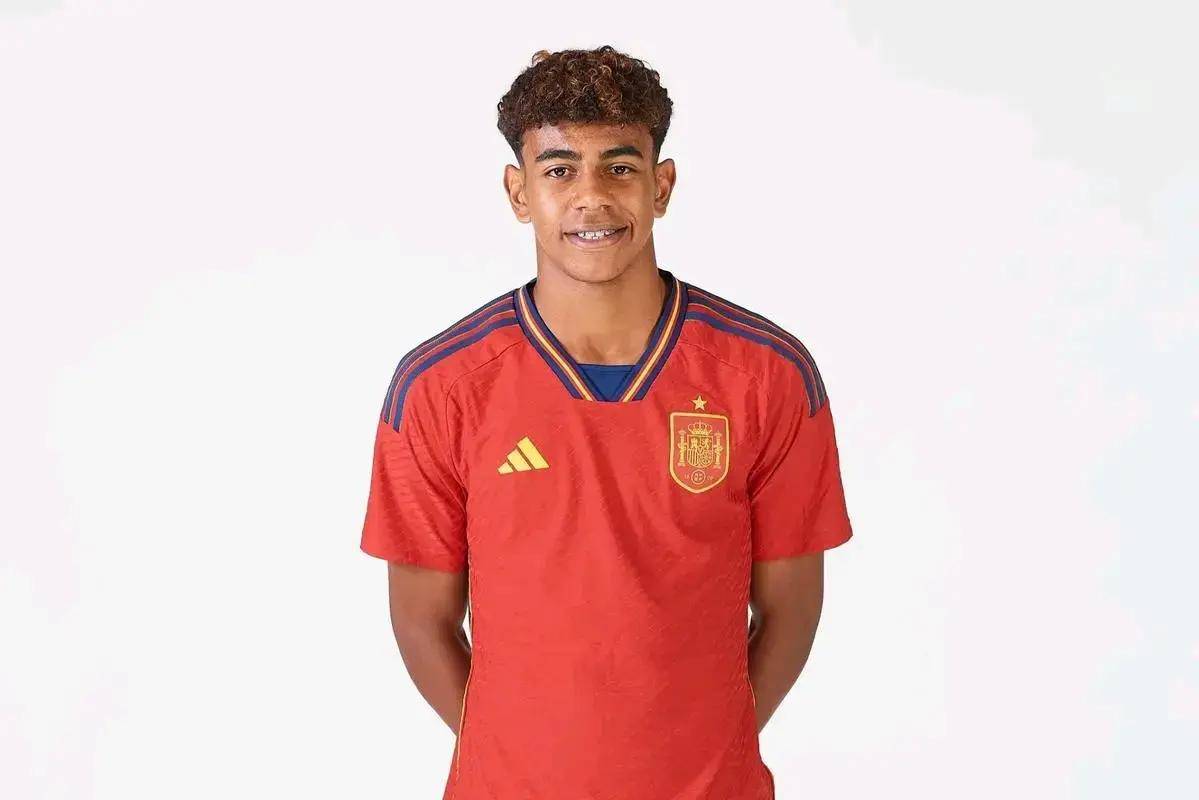 斯基拉：切尔西中场乌戈舒库加盟伯恩利的转会费为2300万镑